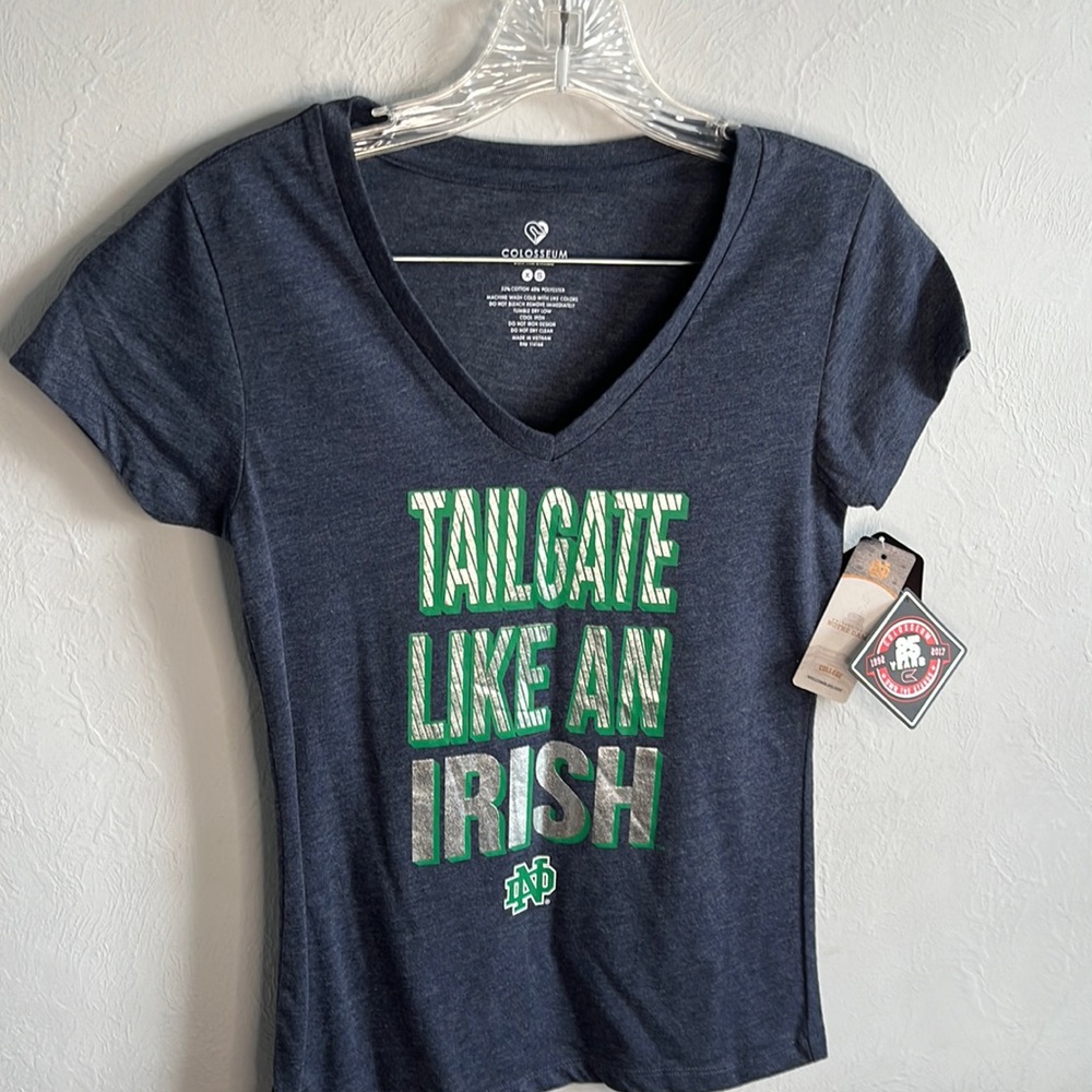 Notre Dame Colosseum Cotton Blend V Neck Tee XS Tailgate Like An Irish NWT